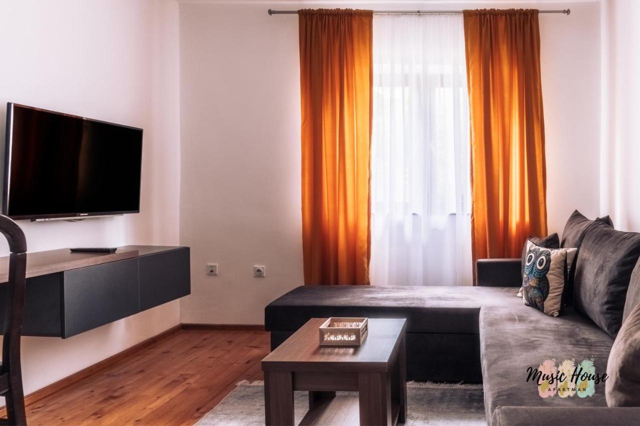 Music House Apartment Tuzla Exterior photo